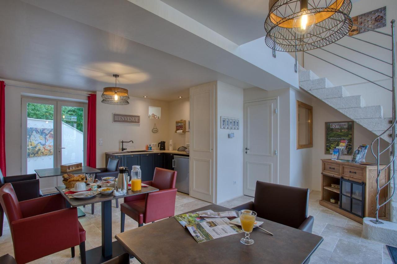 Domaine Des Pierres Blanches - Chambres D'Hotes Carlux ภายนอก รูปภาพ