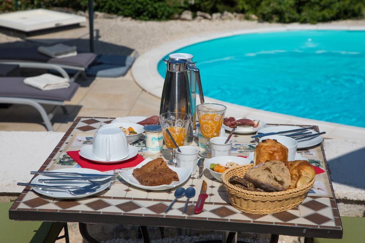 Domaine Des Pierres Blanches - Chambres D'Hotes Carlux ภายนอก รูปภาพ