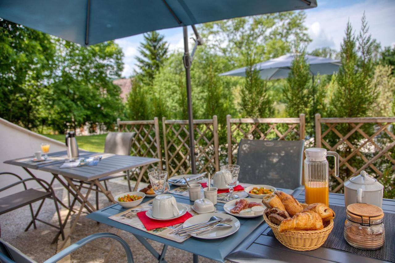 Domaine Des Pierres Blanches - Chambres D'Hotes Carlux ภายนอก รูปภาพ